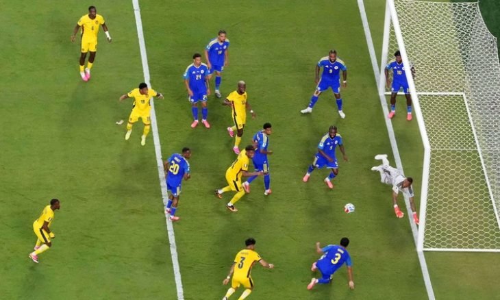 كوراساو تكتب التاريخ وتحصد أول نقطة في كأس العالم بعد تعادل سلبي مع الإكوادور