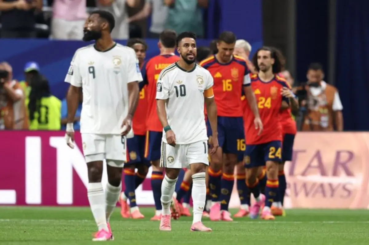 فيصل الجفن يهاجم نجوم الأخضر بعد رباعية إسبانيا: حولنا اللاعبين إلى رجال أعمال أكثر من لاعبي كرة قدم