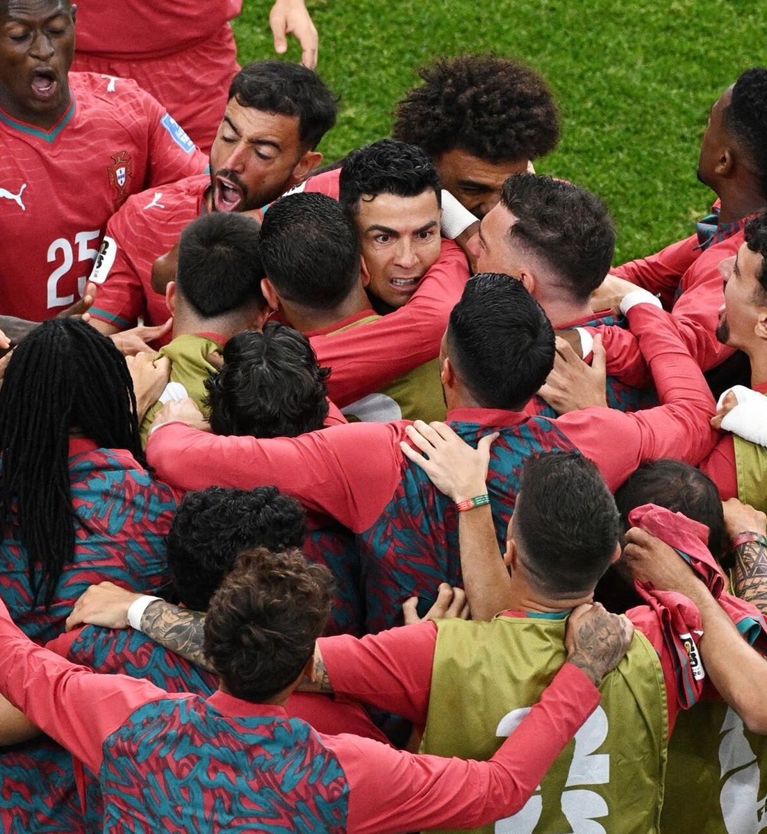 البرتغال تكتسح أوزبكستان بخماسية نظيفة.. ورونالدو يكتب التاريخ في مونديال 2026