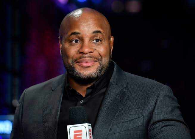 هل انتهى عصر المصارعين في UFC؟ كورمييه يوضح الصورة