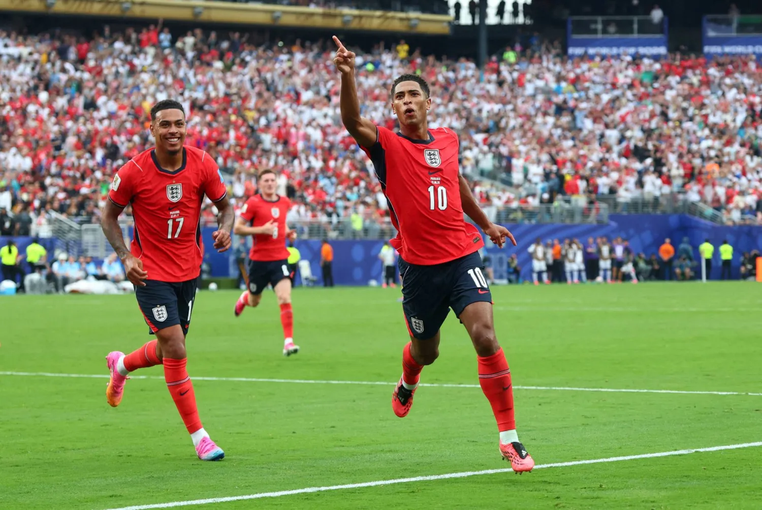 إنجلترا تهزم بنما بثنائية وتتأهل إلى دور الـ32 متصدرة مجموعتها في كأس العالم 2026