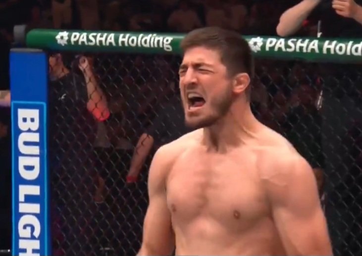 ثاني أسرع إنهاء في تاريخ الوزن الخفيف الثقيل.. يحياييف يخطف الأضواء في UFC Baku