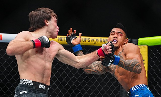 قرار الحكم يشعل الجدل بين المقاتلين بعد انتصار لوك رايلي بالضربة القاضية في UFC 329