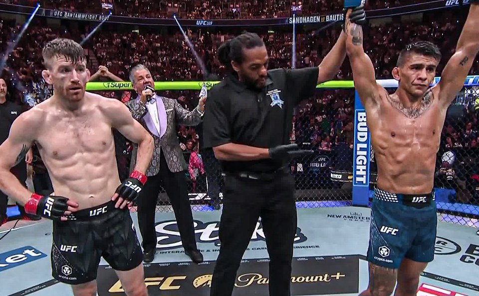 ماريو باوتيستا يثأر من كوري ساندهاجن بعد سبع سنوات في UFC 329 ويطالب بنزال اللقب