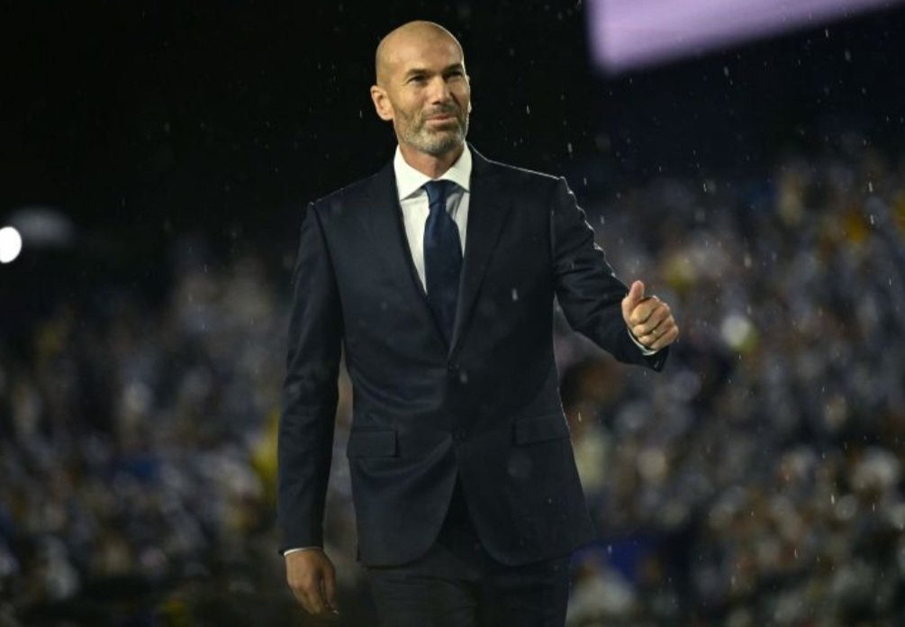 زين الدين زيدان يقترب من قيادة منتخب فرنسا.. والإعلان الرسمي خلال أيام