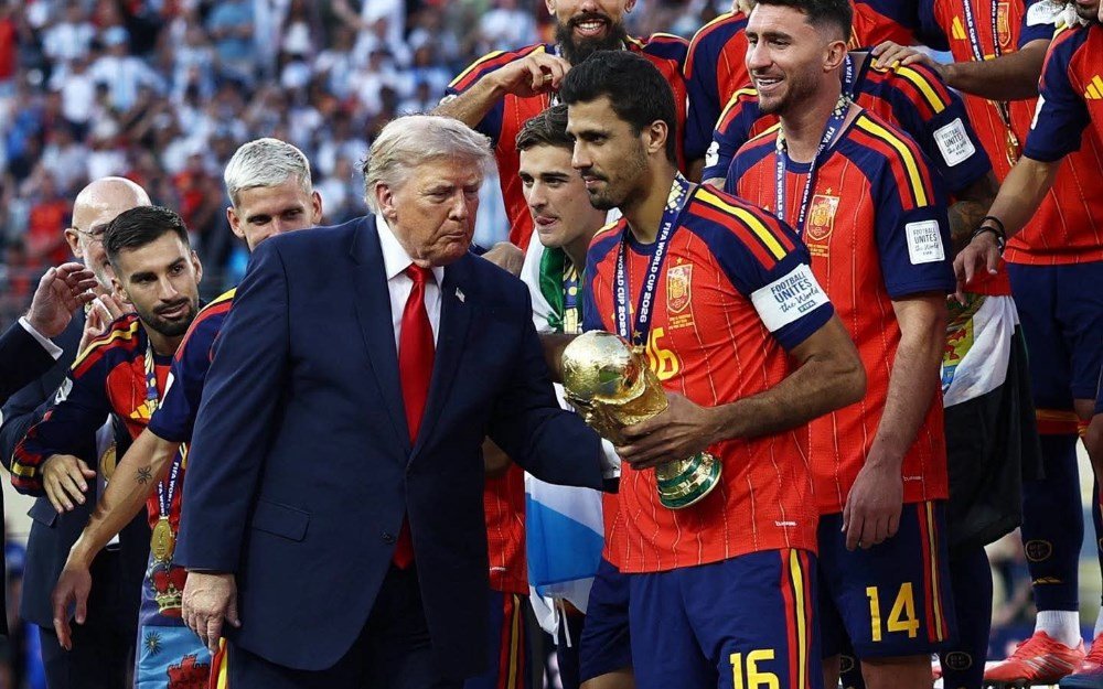 تجاهل من روميرو وطلب من رودري.. حضور ترامب في تتويج إسبانيا يشعل الجدل