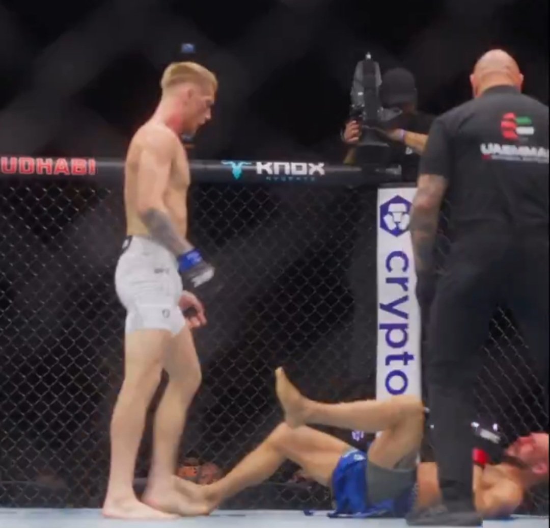 ضربة قاضية مذهلة.. سام باترسون ينهي بونزينيبيو في الجولة الثانية بـ UFC أبوظبي