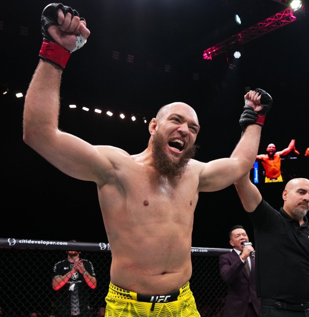 بعد ال Heel Hook.. فالتر ووكر يحسم نزال بيترسن بإخضاع نادر في UFC Abu Dhabi