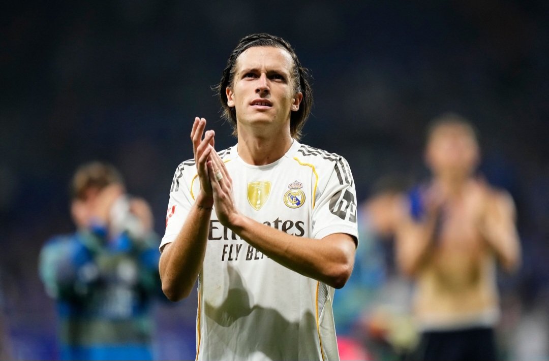 مستقبل ألفارو كاريراس مع ريال مدريد يزداد غموضًا.. وتشيلسي يترقب فرصة التعاقد معه