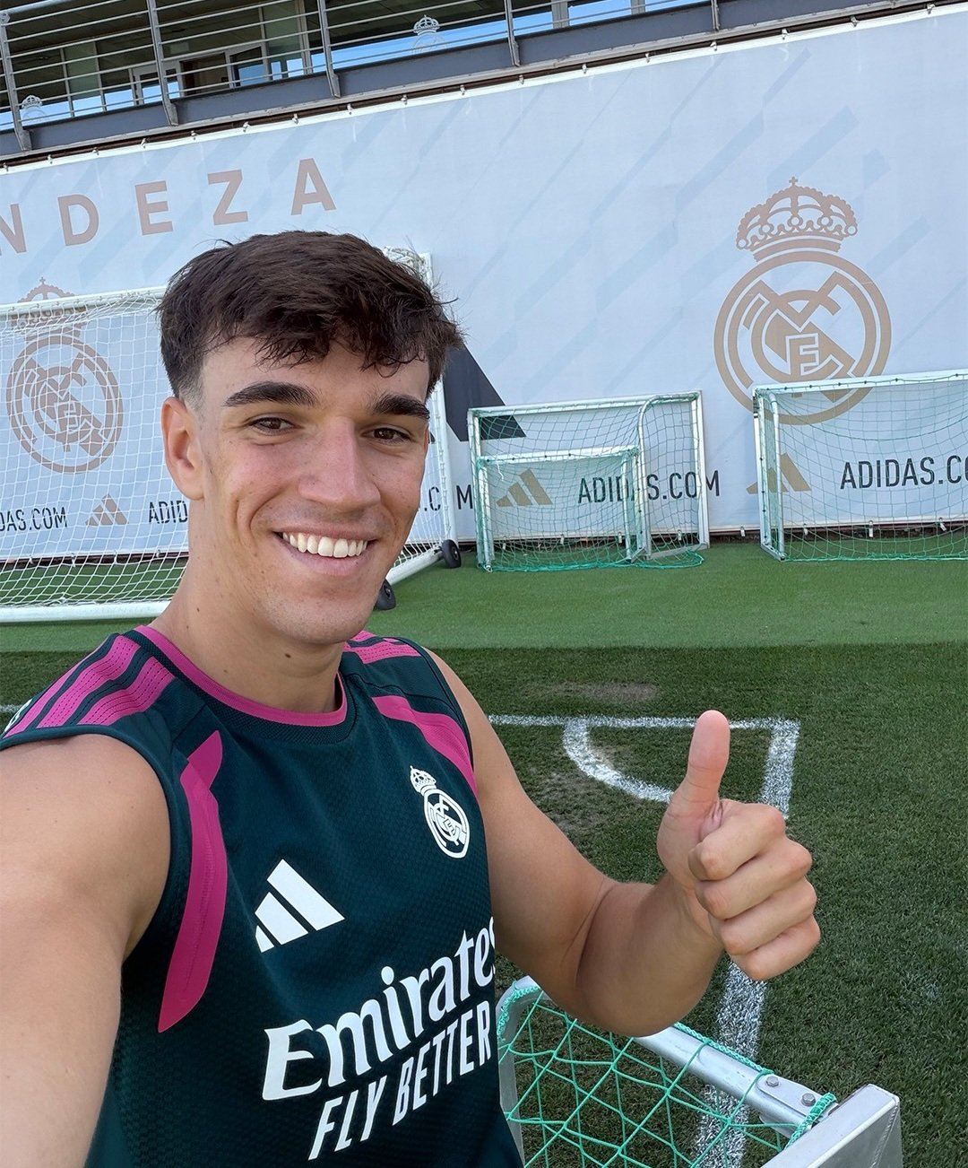 ريال مدريد يعلن تعاقده مع كارلوس إسبي بعقد يمتد حتى 2031