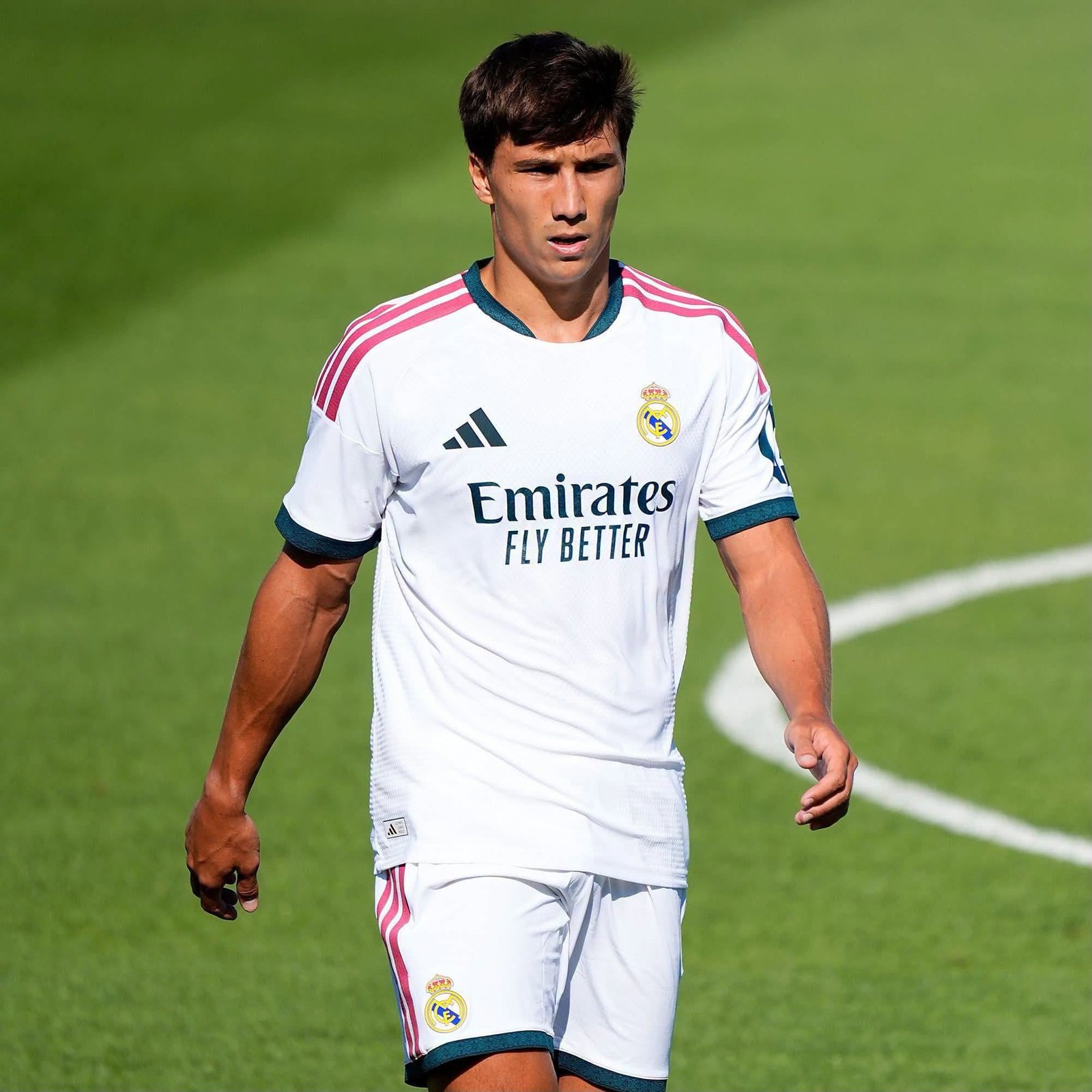 ريال مدريد يعلن رحيل جونزالو جارسيا إلى فولهام رسميًا