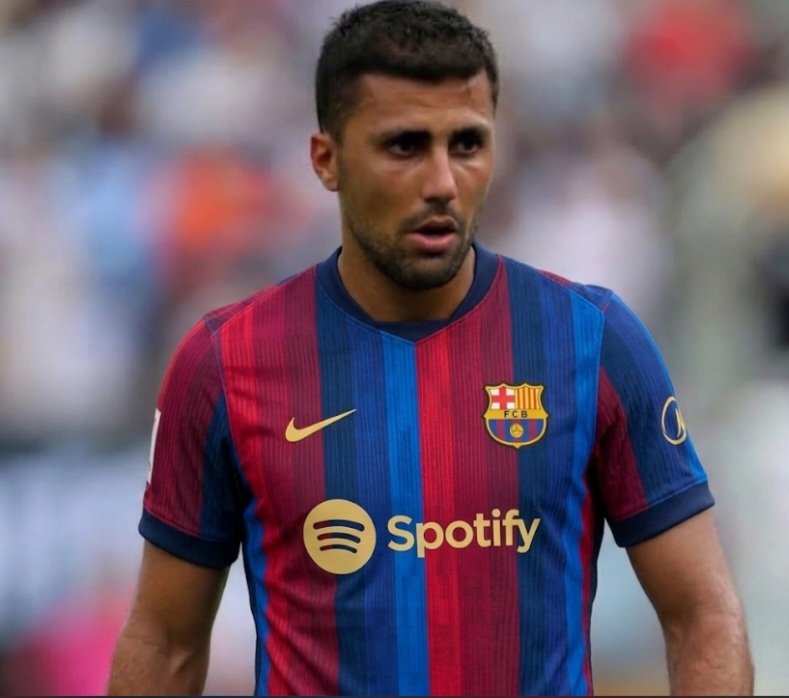 رودري يحسم موقفه ويختار برشلونة.. وكيله يكشف تفاصيل رفض ريال مدريد