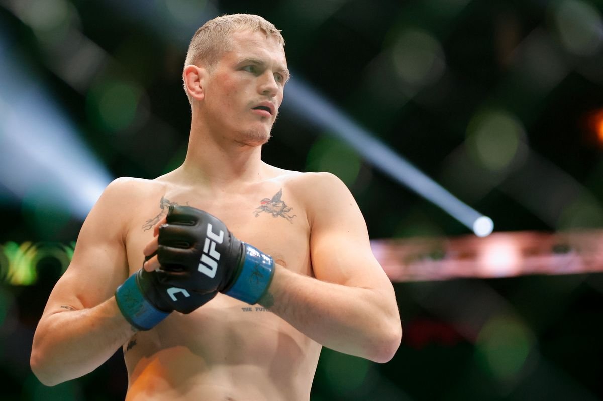 إيان غاري: أضع ماخاشيف على منصة التتويج لأنتزع منه لقب UFC