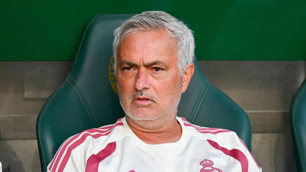 ريال مدريد يفتتح الموسم أمام إسبانيول بأزمة دفاعية تؤرق مورينيو