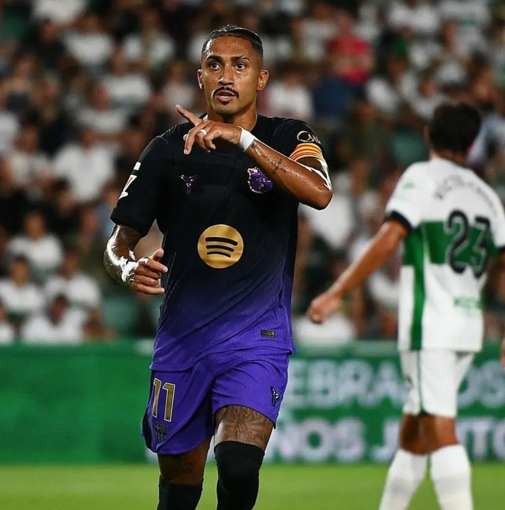 رافينيا يفتتح أهداف برشلونة في الموسم الجديد باحتفال أثار الجدل