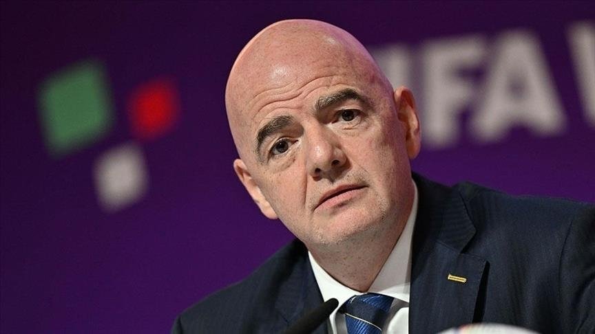 إنفانتينو تحت الضغط.. نجوم كرة القدم يطالبون بتغيير الفيفا وإيتو يدافع عن رئيس الاتحاد الدولي