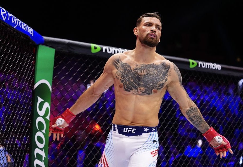 أخطر اختبار لروفي.. مواجهة تساروكيان قد تحدد منافس بطل UFC في الوزن الخفيف