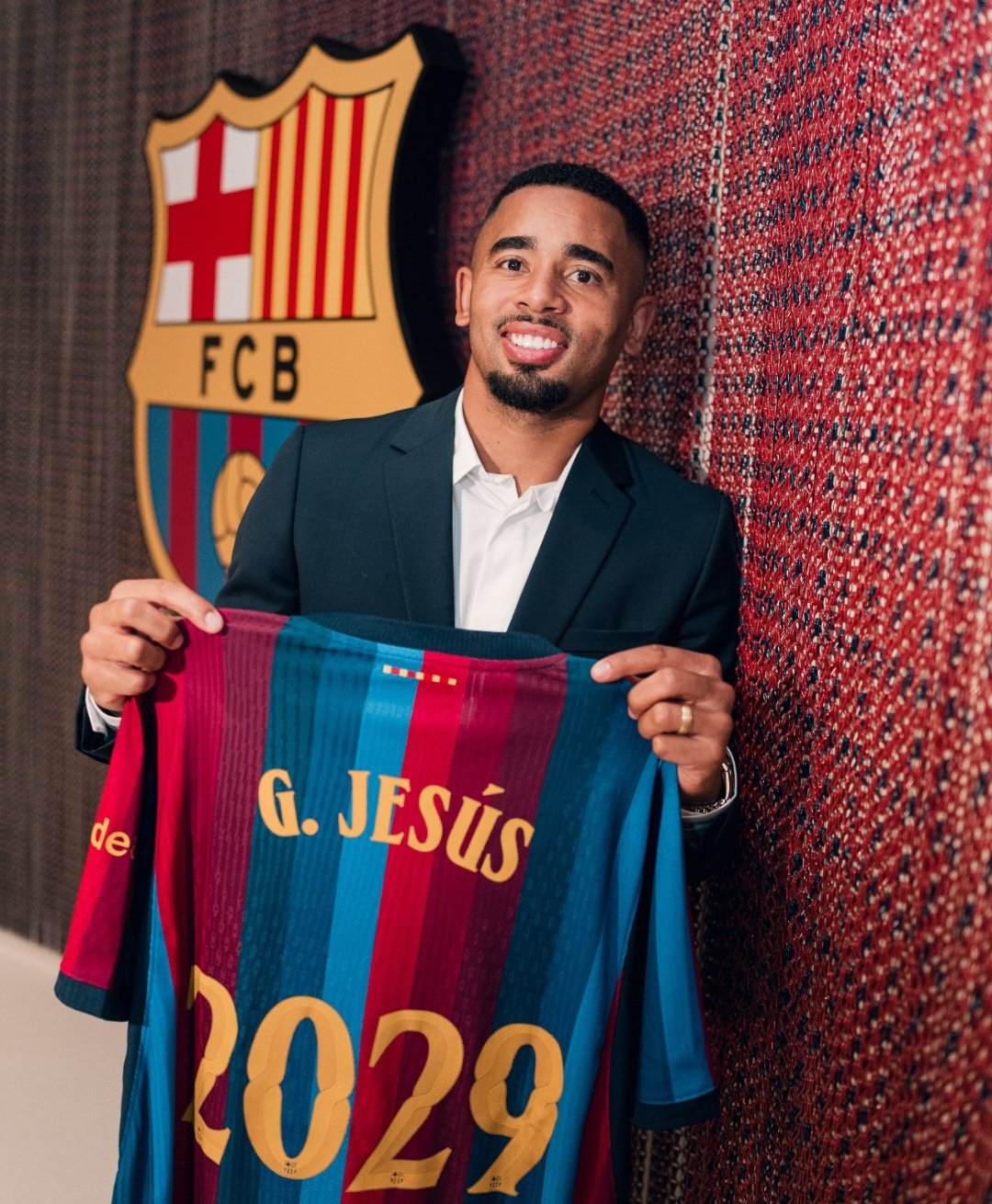 برشلونة يعلن التعاقد مع جابرييل جيسوس.. صفقة جديدة تعزز هجوم الفريق