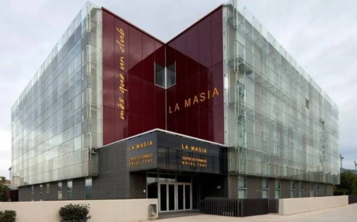برشلونة يضع استراتيجية جديدة لمواهب لاماسيا.. بيع مع الحفاظ على باب العودة