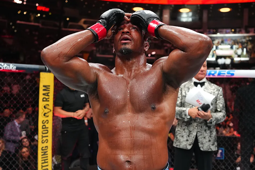 إصابة مروعة في إبهام ألونزو مينيفيلد بعد انتصاره في UFC 331