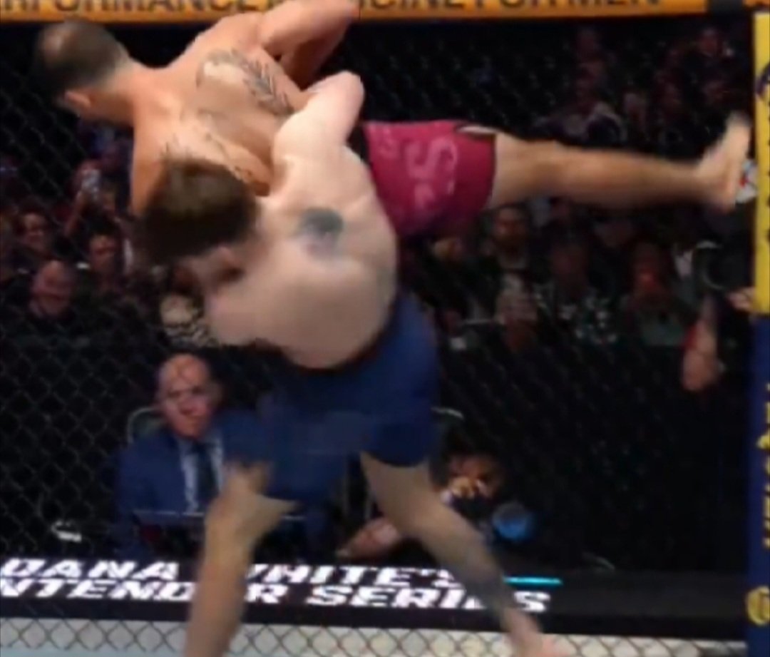 جورج ستينز يصنع التاريخ في Contender Series بأول إقصاء بالإسقاط في تاريخ العرض