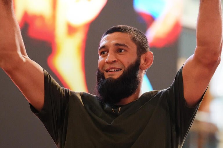 حمزة شيماييف يعرض مليون دولار على شون ستريكلاند لحسم خلافهما خارج UFC