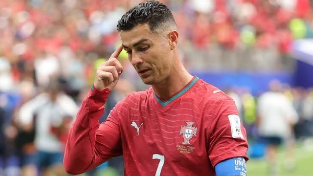 رونالدو يدفع ثمن غضبه.. عقوبة إيقاف محتملة تهدد مشاركته مع البرتغال