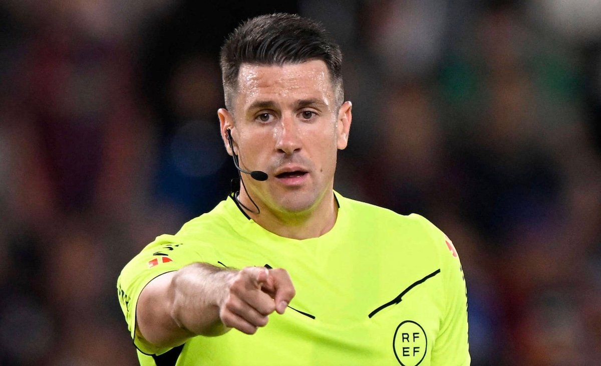 دياز دي ميرا حكمًا لمباراة ريال مدريد وفياريال وسط جدل تحكيمي