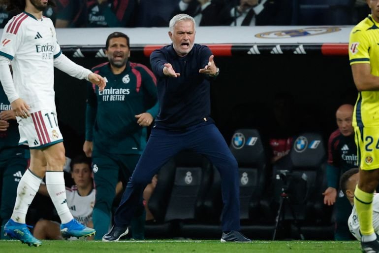 تقارير: توتر داخل غرفة ملابس ريال مدريد يضع مورينيو تحت الضغط قبل الكلاسيكو