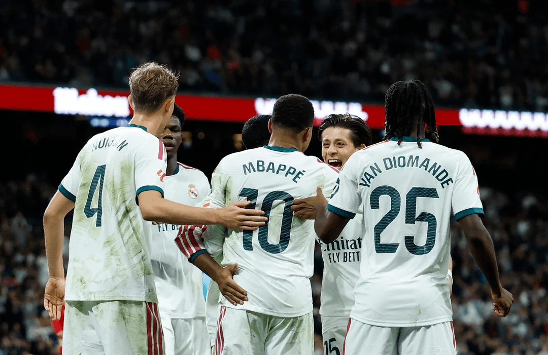 ريال مدريد يكتسح إشبيلية برباعية ويستعد للكلاسيكو بانتصار مهم