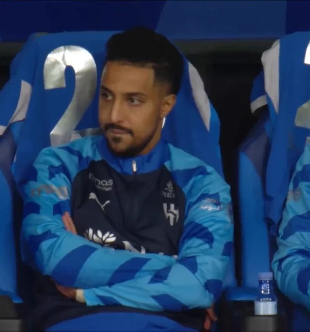 هل يفقد سالم الدوسري مكانه الأساسي في الهلال؟ محللون يكشفون موقف إنزاجي