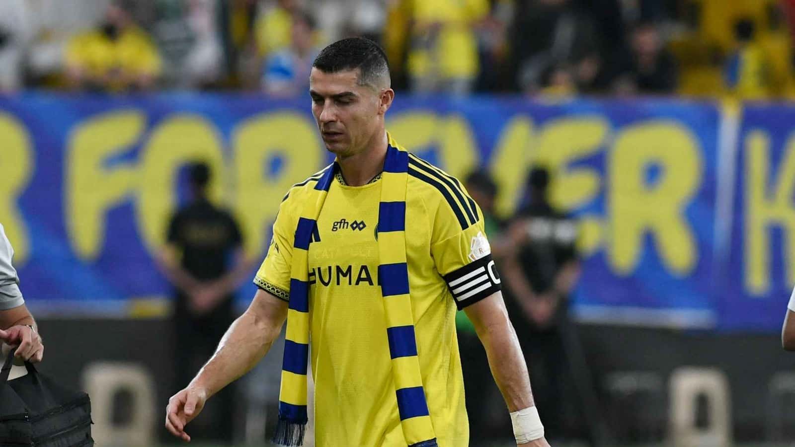 أسطورة النصر ينتقد بوستيكوجلو: لماذا لم تستبدل رونالدو أمام نيوم؟