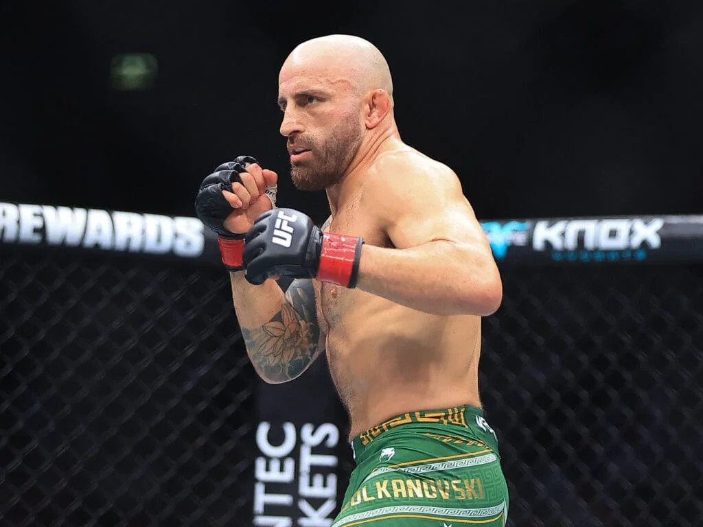فولكانوفسكي يحذر إيفلويف قبل UFC 333: المصارعة وحدها لن تكفي للفوز باللقب
