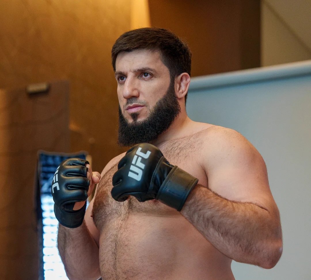ريزفان كونييف يتوعد ألكسندر فولكوف ويستهدف مواجهة أليكس بيريرا بعد UFC 333