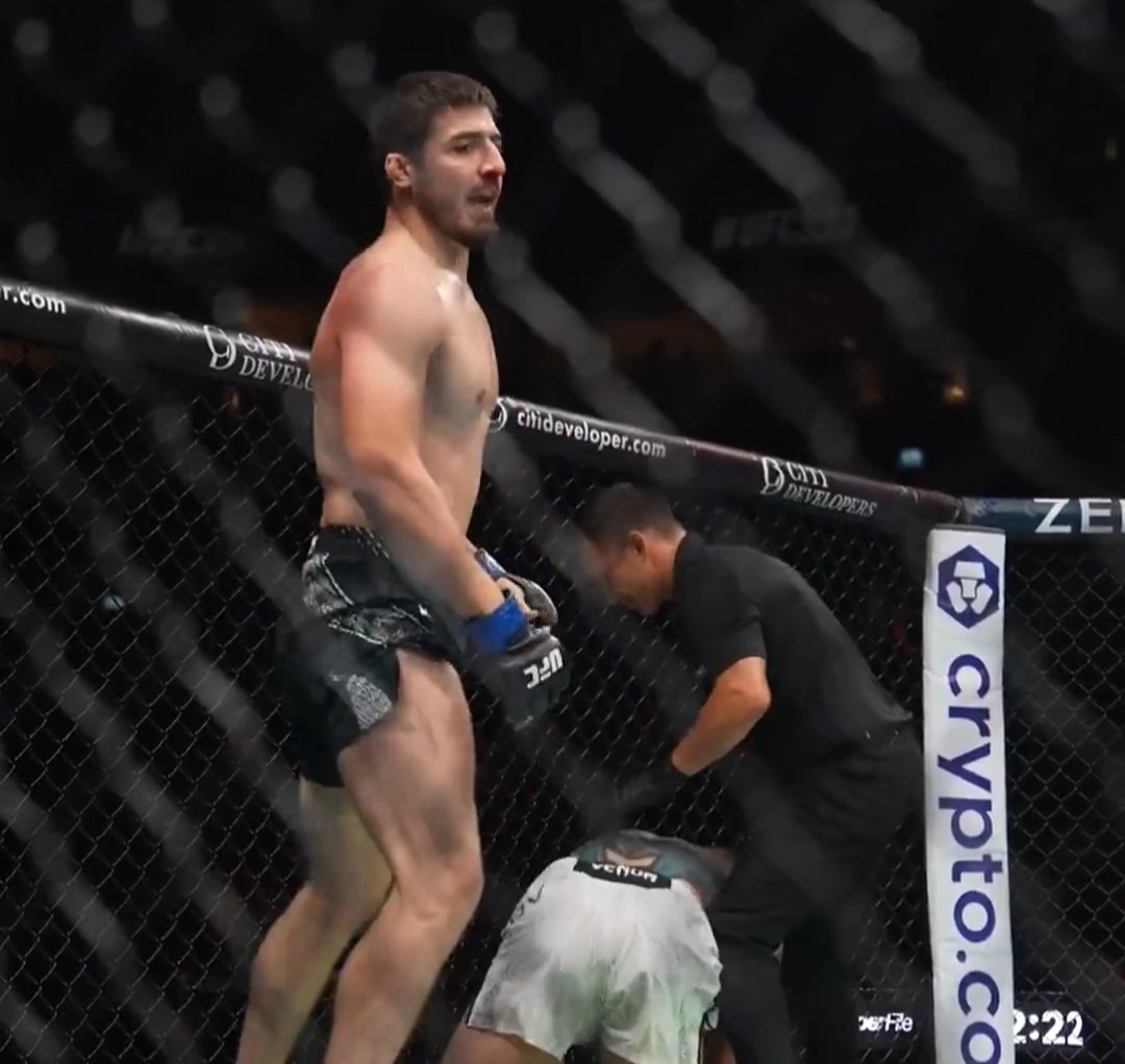 يحياييف يوجّه ضربة حاسمة ويُنهي نيكيتا كريلوف في UFC 333